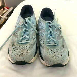 Women’s new balance blue shoes